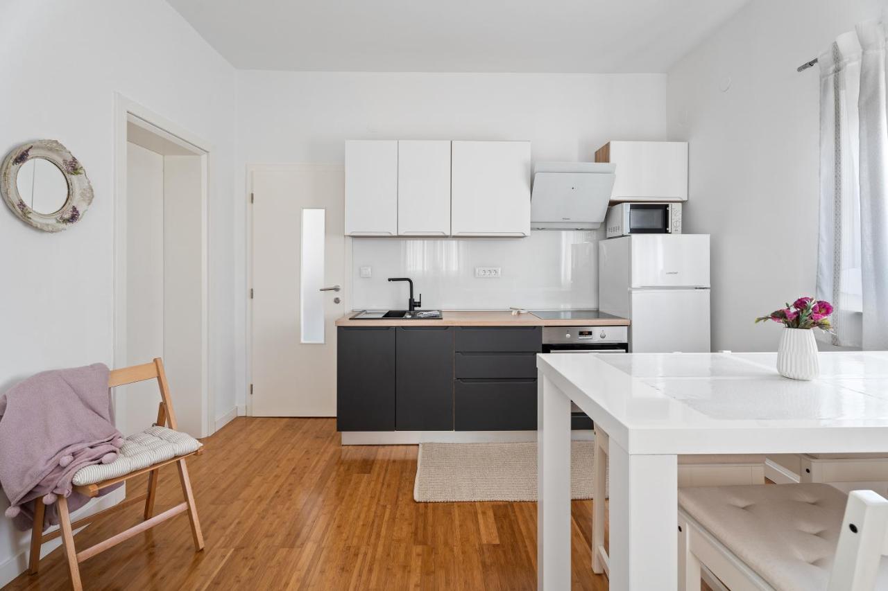 Apartments Dante Podstrana Luaran gambar
