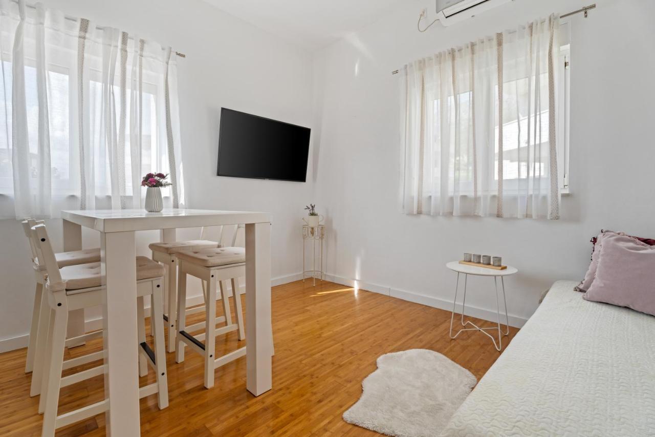 Apartments Dante Podstrana Luaran gambar