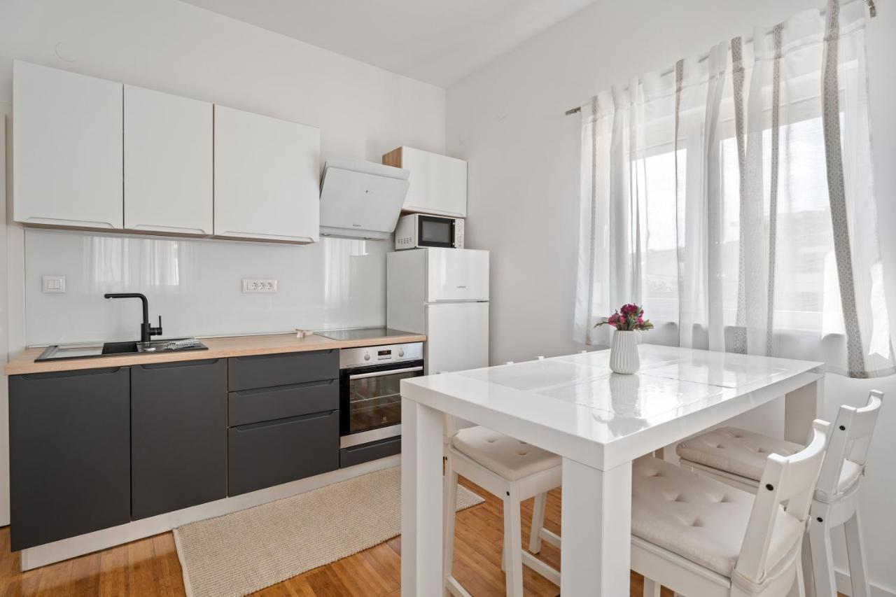 Apartments Dante Podstrana Luaran gambar
