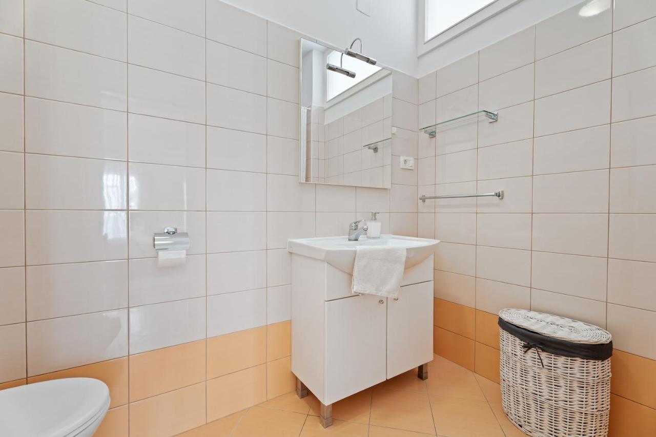 Apartments Dante Podstrana Luaran gambar